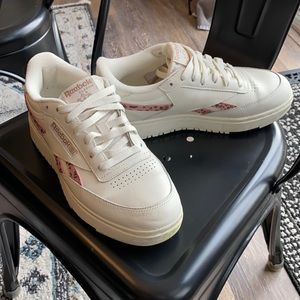 Leopard print pink Reebok classic sneakers